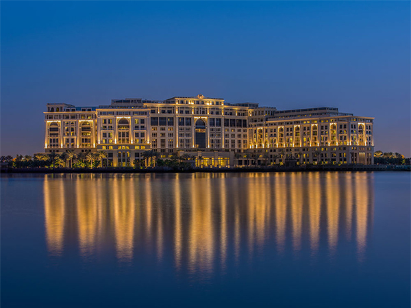 Palazzo Versace... فندق استثنائيٌّ يُغيّر مفهوم الرفاهية في دبي